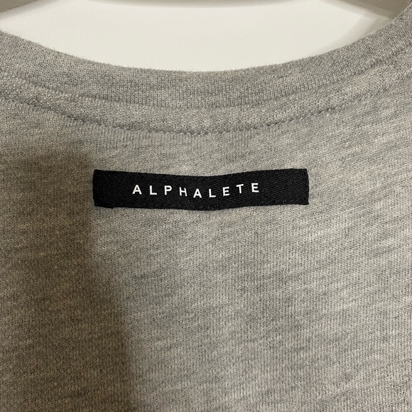 ALPHALETE crop - Picture 3 of 4